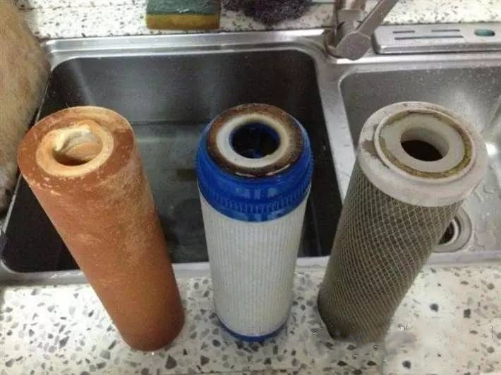 飲水機(jī)放水時(shí)流量很小是怎么回事？